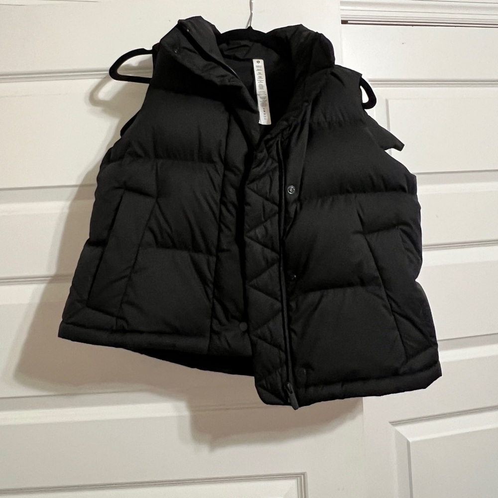 Lululemon Wunder Puff Cropped Vest-size 2